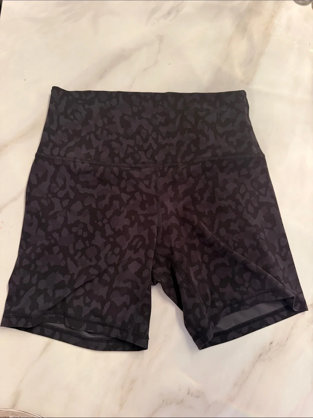 lululemon athletica High-Rise Bike Shorts - Black Leopard Print - Picture 2 of 3